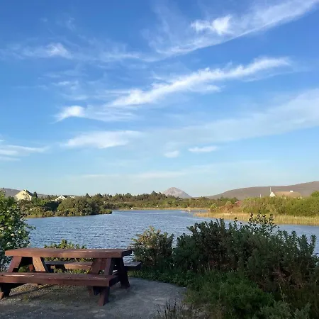 Comfortable Lakeside House In Donegal Gealtacht *