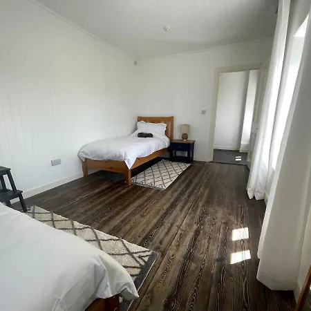 Comfortable Lakeside House In Donegal Gealtacht