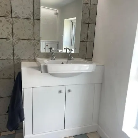 Comfortable Lakeside House In Donegal Gealtacht Annagry
