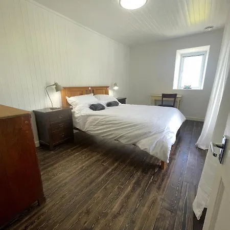 Comfortable Lakeside House In Donegal Gealtacht בית נופש *