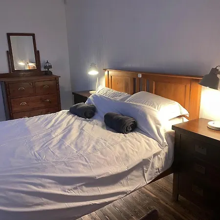 Comfortable Lakeside House In Donegal Gealtacht בית נופש *