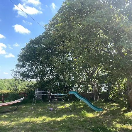 בית נופש Comfortable Lakeside House In Donegal Gealtacht *